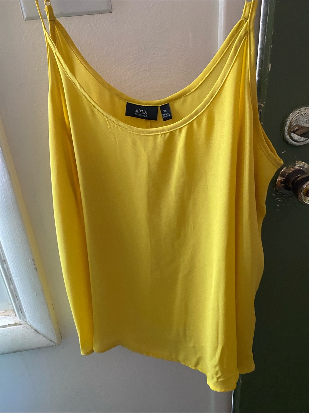 Apt. 9 Sunny Yellow Women's Scoop Neck Camisole